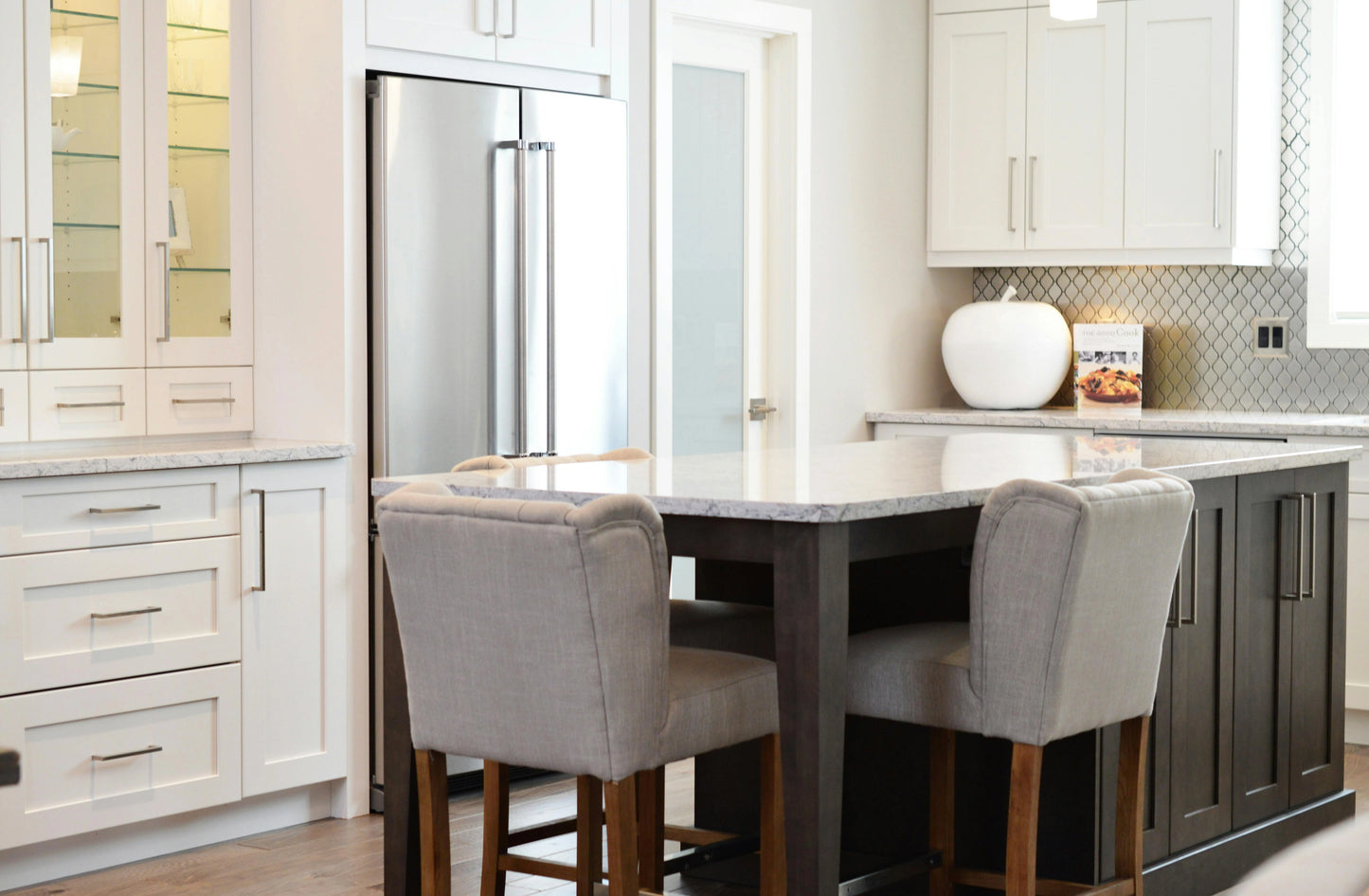 White Shaker Cabinets with Butcherblock Countertops – Warm, Classic & Functional