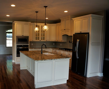 Signature Pearl Kitchen Cabinets – Elegant Creamy Finish for Timeless Kitchens