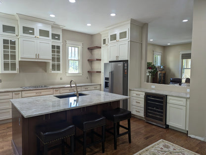 Desoto Linen & Woodland Brown Shaker Kitchen Cabinets – Warm Elegance Meets Timeless Style
