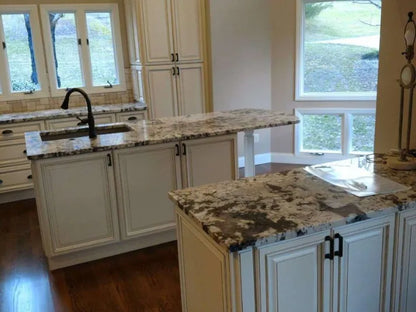 Signature Pearl Kitchen Cabinets – Elegant Creamy Finish for Timeless Kitchens