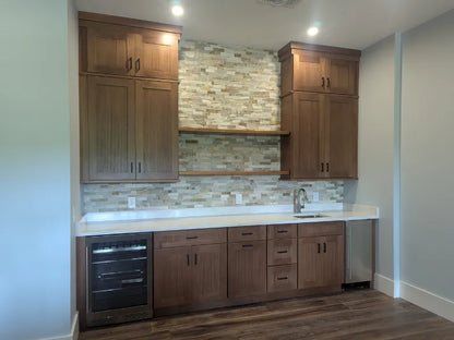 Woodland Brown Shaker Kitchen Cabinets – Elegant, Bright & Timeless